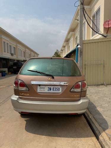 Luxus RX 300  ឆ្នាំ1999ប៉ុង2 ភ្ជាប់ប្រព័ន្ធហ្គាសរួចស្រាប់6000$ ឯកសារគ្រប់