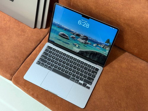MacBook Air 2022 ( 99% )Apple M2 Chip, RAM 16GB, SSD 256GB