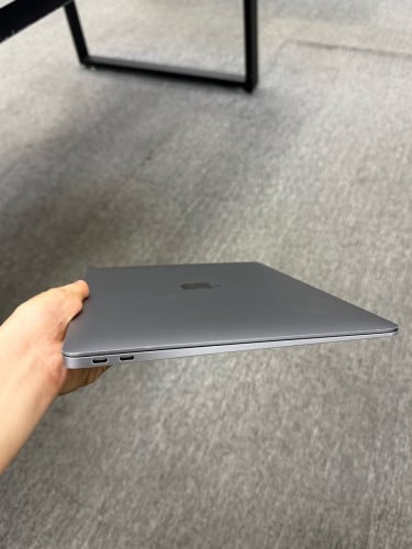 MacBook Air M1 (2020) 256G 420$