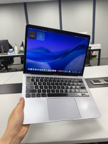 MacBook Air M1 (2020) 256G 420$