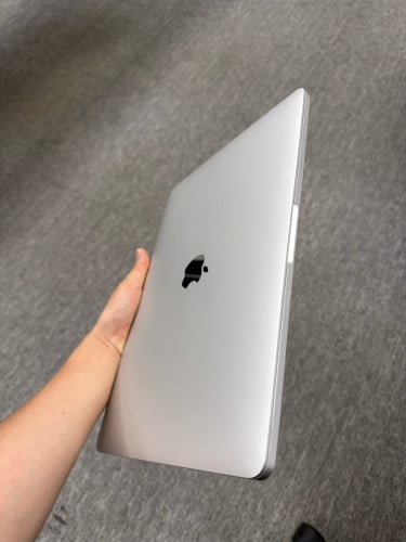 MacBook Pro 2019 Touch Bar condition 99%