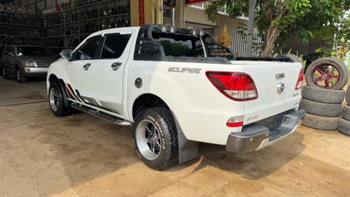 Mazda ឆ្វេងសុិនម៉ាសុិនធំ3.2 auto capita (4*4)