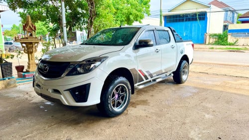 Mazda ឆ្វេងសុិនម៉ាសុិនធំ3.2 auto capita (4*4)