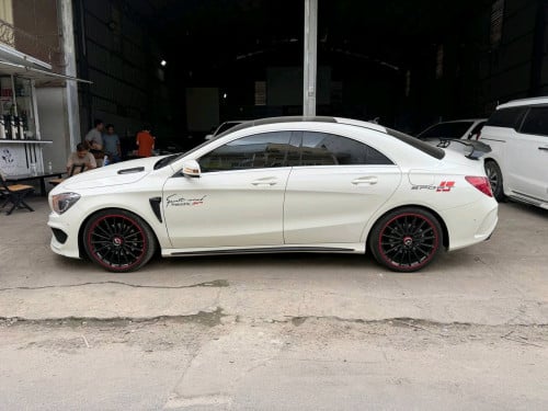 Mercedes Benz CLA250 AMG 2015