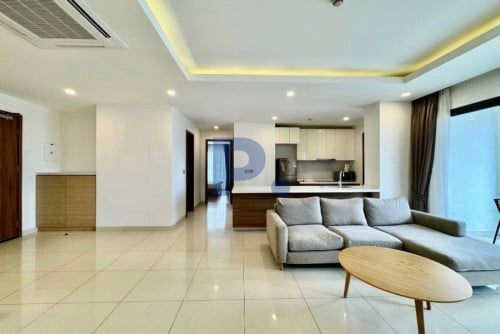 Modern 2 Bedrooms Apartment for RENT near BKK1 with Gym and Pool