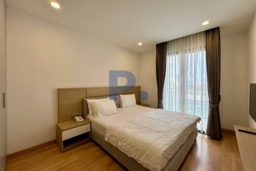 Modern 2 Bedrooms Apartment for RENT near BKK1 with Gym and Pool
