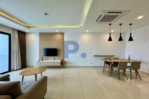 Modern 2 Bedrooms Apartment for RENT near BKK1 with Gym and Pool