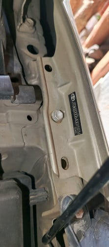 Prius 04 hfull តម្លៃ 7900$ទីតាំង ប៉ៃលិន