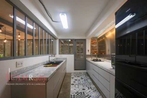 Renovated 3 Bedroom Townhouse For Rent in Tonle Basak