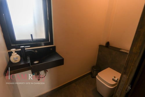 Renovated 3 Bedroom Townhouse For Rent in Tonle Basak