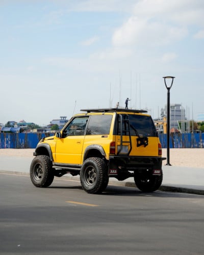 Suzuki Tracker Customized ដូរម៉ាសុីនរួច​ ​ 2KD Hilux Vigo 2013 - ប៉ុង​ 2 Land Cruiser​ រៀបស្អាត