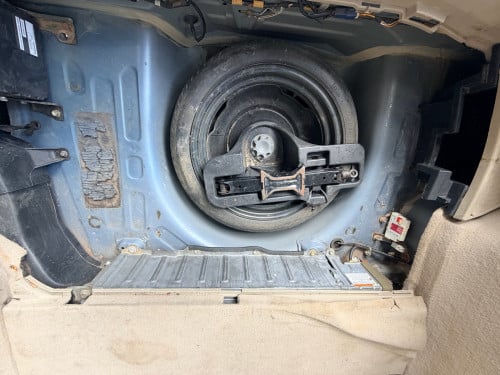 Toyota prius 05 Full option ឡានស្អាតសុីនមួយជុំ