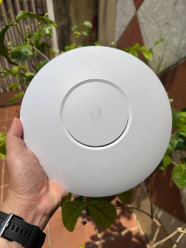 UniFi AP U6 LR + Ceiling Mount