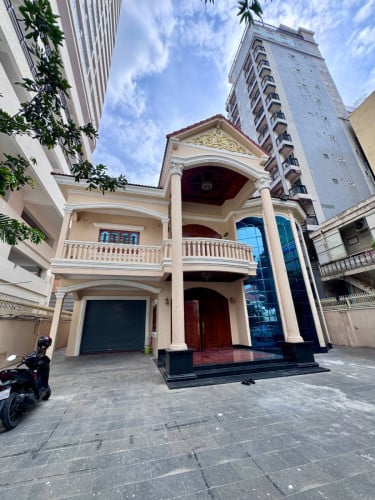 VILLA FOR RENT AT BKK1, PHNOMPENH