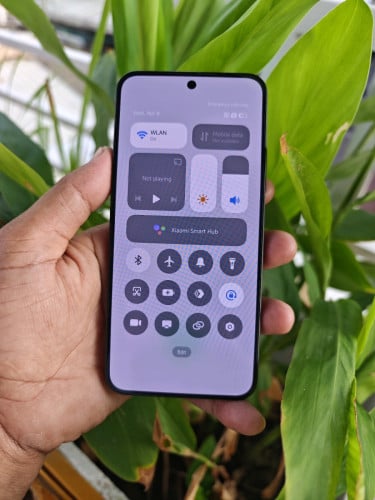 Xiaomi 15 12g/256g_CH(វៃដូរបាន)👉$375