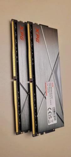 XPG RAM DDR4 16GB 3600 / GAMING PC