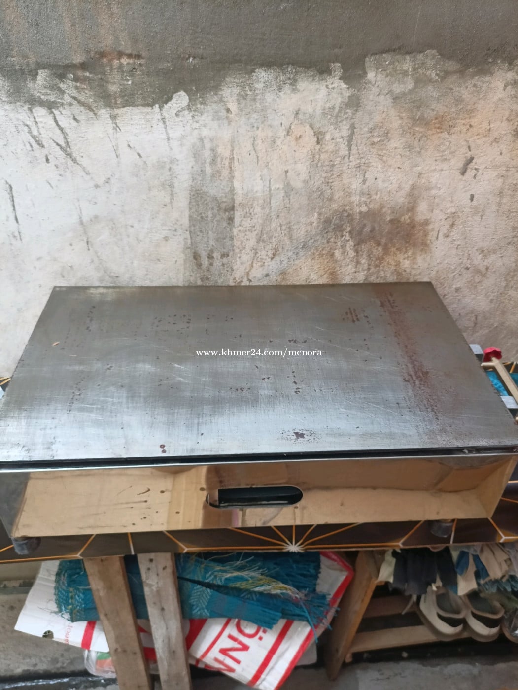 ខ្ទះនិងចង្ក្រាននំចាក់