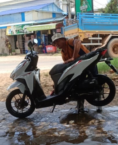 លក់ម៉ូតូ