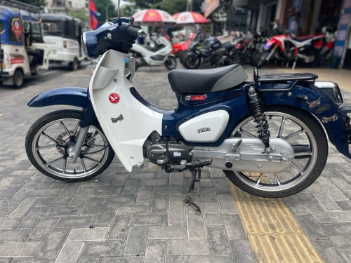 ម៉ូតស្អាត. ម្ចាស់ទីមួយ.