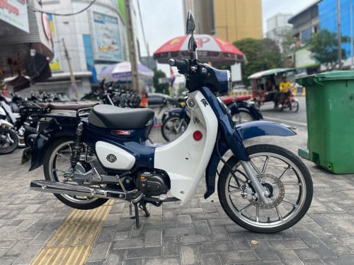 ម៉ូតស្អាត. ម្ចាស់ទីមួយ.