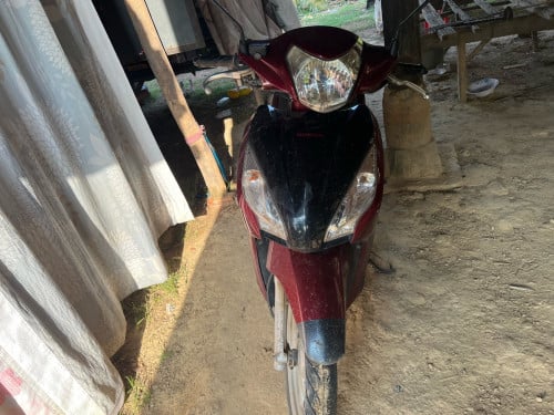 ម៉ូតូលក់