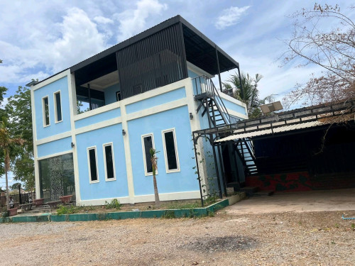 ផ្ទះទទេសម្រាប់លក់
