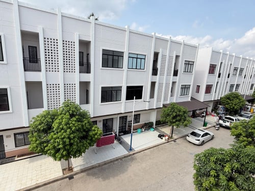 ផ្ទះវិឡាកូន​កាត់លក់ជិត​ផ្សារ​ព្រែកឯង