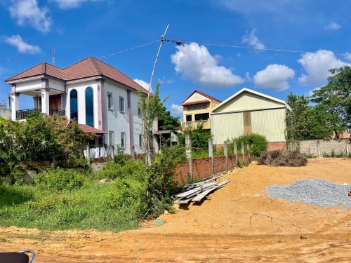 ដីលក់នៅបេនឡានចាស់ចុកៅស៊ូ