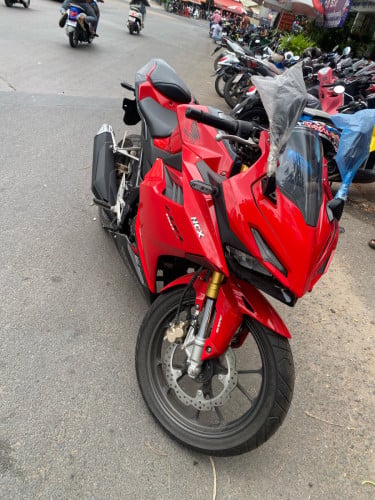 ម៉ូតូលក់