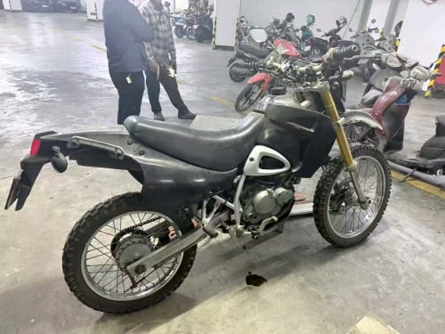 ម៉ូតូលក់បន្ទាន់ធូរៗ