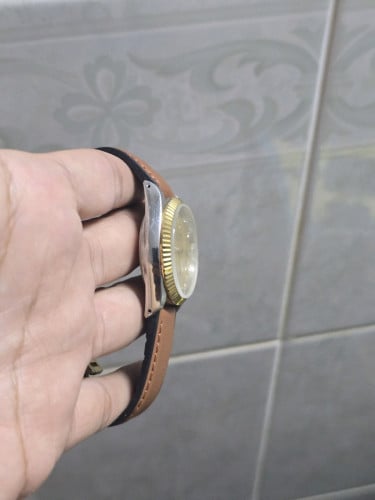 នាឡិកាលក់