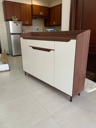 ទូស្បែកជើង