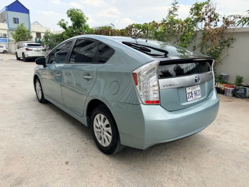 ម្ចាស់លក់ប្រញ៉ាប់ 013 plugin hybrid