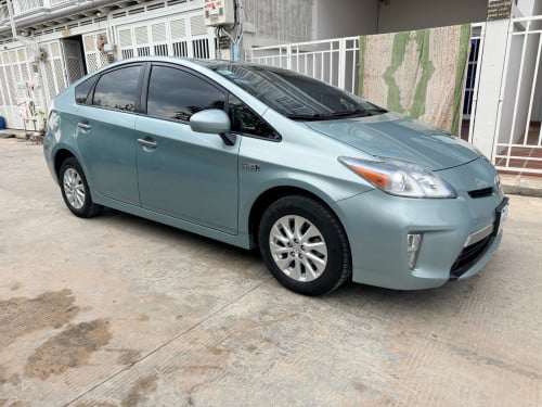ម្ចាស់លក់ប្រញ៉ាប់ 013 plugin hybrid