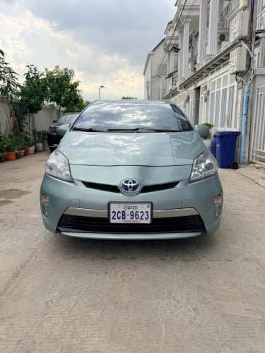 ម្ចាស់លក់ប្រញ៉ាប់ 013 plugin hybrid