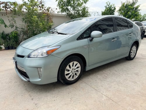 ម្ចាស់លក់ប្រញ៉ាប់ 013 plugin hybrid