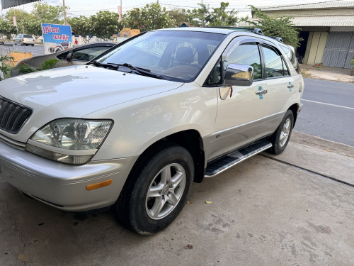 ឡានលក់ឆ្នាំ 2002 ប៉ុង 01 ឡានថ្មីណាស់