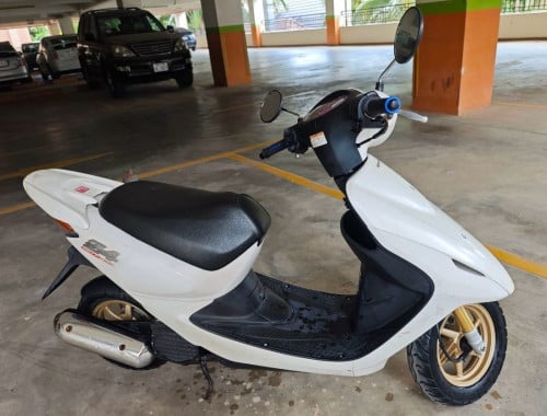 ម៉ូតូលក់​ Honda Dio សាំងសុទ្ធ​ លាងទឹកជិះ​ ស្អាត​ ​ (បញ្ជាក់អត់)​