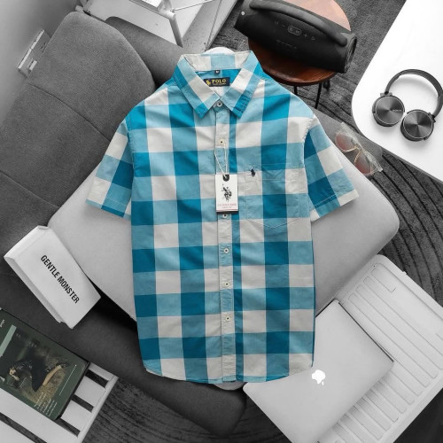 អាវក្រណាត់ដៃខ្លី / Short-Sleeve Plaid Shirt