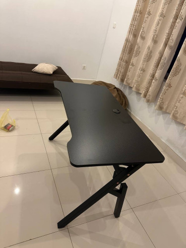 តុហ្គេម (table )