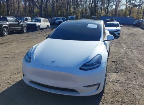ឡានសាង​ Tesla model y