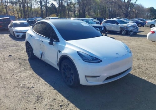 ឡានសាង​ Tesla model y