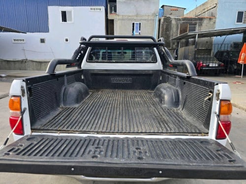 លក់ឡាធូរថ្លៃ Toyota Tacoma ឆ្នាំ2000 V4 P1