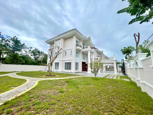 🏠2Tiara Queen Villa for Rent in Borey ML Tiara 50m Takhmao