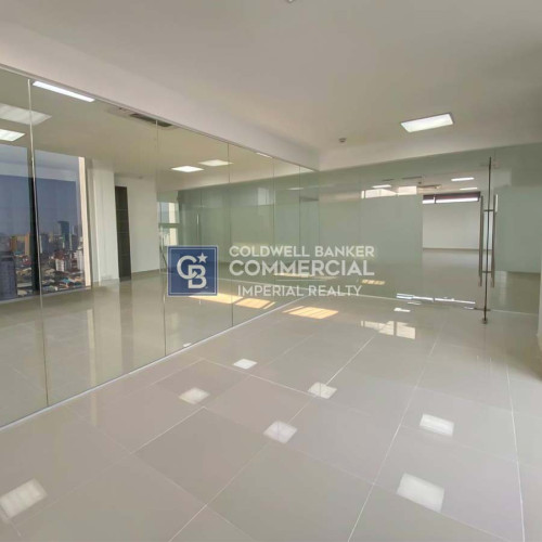 🏢 ការិយាល័យជួល មានដេគ័រស្រាប់ ទំហំ140​ម៉ែត្រការ៉េ នៅជិតផ្សារទួលទំពូង (OF-044)