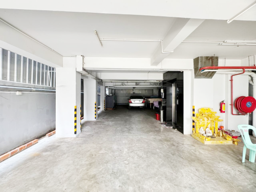 🏢Commercial Building​ for​ Rent