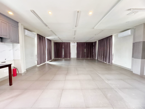 🏢Commercial Building​ for​ Rent