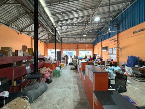 ឃ្លាំងអាជីវកម្មសម្រាប់ជួល | Warehouse for Rent at Chamkardoung 217