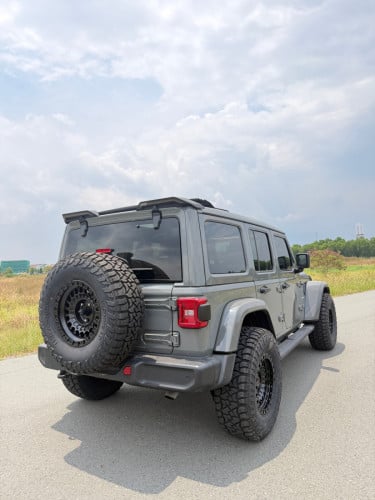 2021 Jeep Sahara Sky one touch