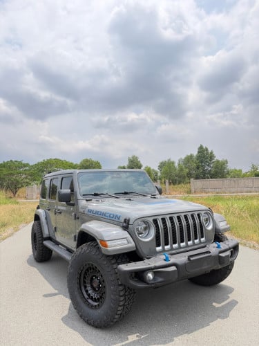 2021 Jeep Sahara Sky one touch